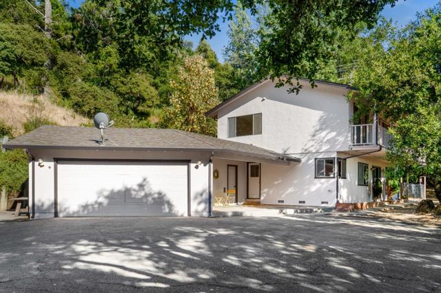 26025 Highland Way, Los Gatos CA: https://media.crmls.org/mediaz/593fecb9-15e4-4218-b3fe-4bd7669b89bf.jpg