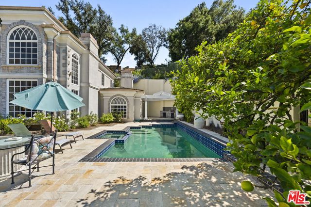 14330 Mulholland Drive, Los Angeles CA: https://media.crmls.org/mediaz/59407b71-0e2d-4b15-b63c-a44840143308.jpg
