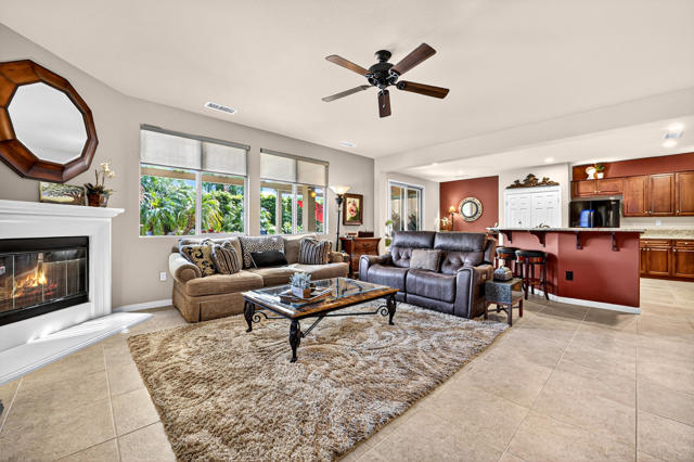 39492 Camino Piscina, Indio CA: https://media.crmls.org/mediaz/59408b9b-cba0-4e2d-b69d-e071173feae5.jpg