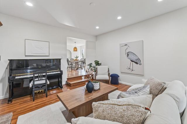 3049 Sunrise Circle, Marina CA: https://media.crmls.org/mediaz/5940bb00-49bf-4fb2-840c-52748349715b.jpg