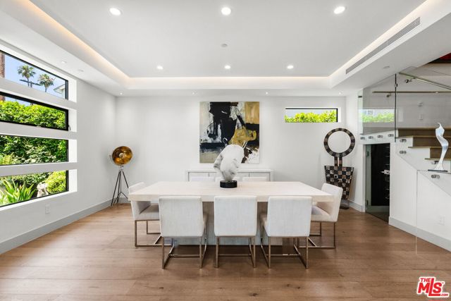 4338 Agnes Avenue, Studio City CA: https://media.crmls.org/mediaz/59411e04-b287-4128-96b4-5e4c289524da.jpg