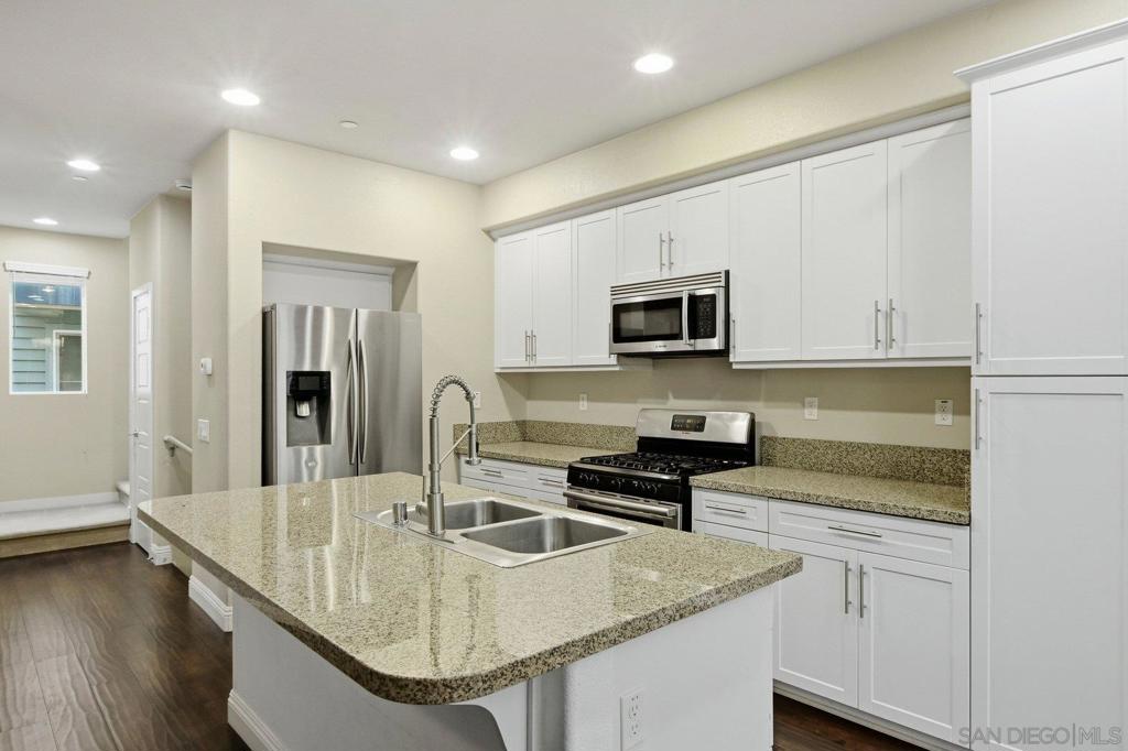 4541 Rainier - photo 4
