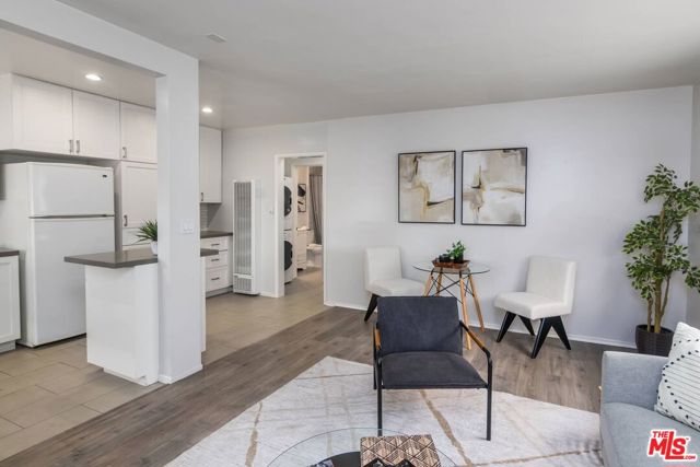 1524 Franklin Street, Santa Monica CA: https://media.crmls.org/mediaz/59422a96-0fd9-4e9c-83d1-be7ef1efca29.jpg