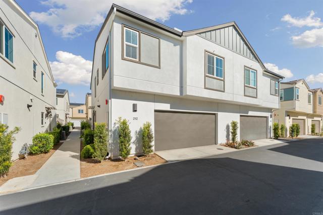 Detail Gallery Image 2 of 39 For 212 Perennial Pl, Fallbrook,  CA 92028 - 3 Beds | 2/1 Baths