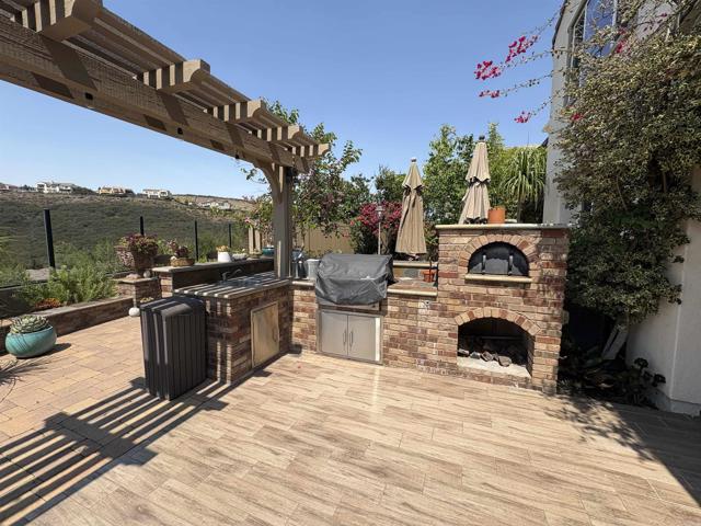 743 Costa Del Sur, San Marcos CA: https://media.crmls.org/mediaz/59447334-9a3b-458a-b1ef-1ca7a97589a6.jpg