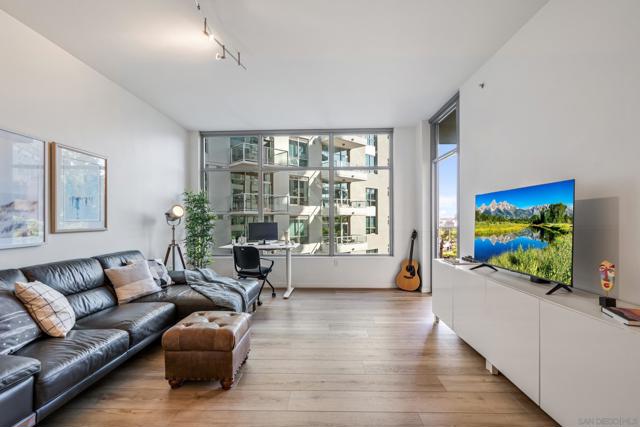 253 10Th Ave, San Diego CA: https://media.crmls.org/mediaz/59448a6f-2d3d-44fb-b676-e0d794fa6736.jpg