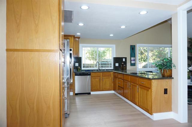 4146 MOONFLOWER Court, San Jose CA: https://media.crmls.org/mediaz/5946d24f-2f0a-4f65-881a-8bf35ebadd07.jpg