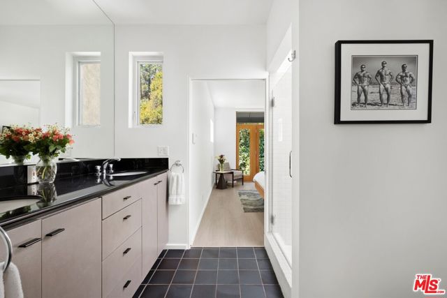 2509 Greenvalley Road, Los Angeles CA: https://media.crmls.org/mediaz/5946dc66-a33f-41de-baad-56b4e5038f81.jpg