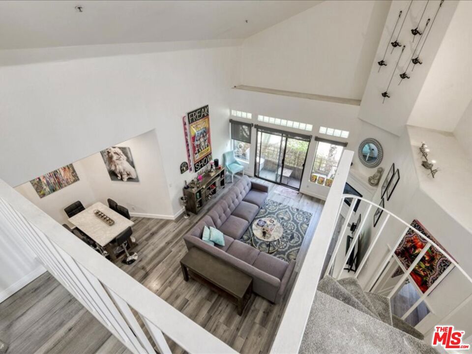4477 Woodman Avenue #304