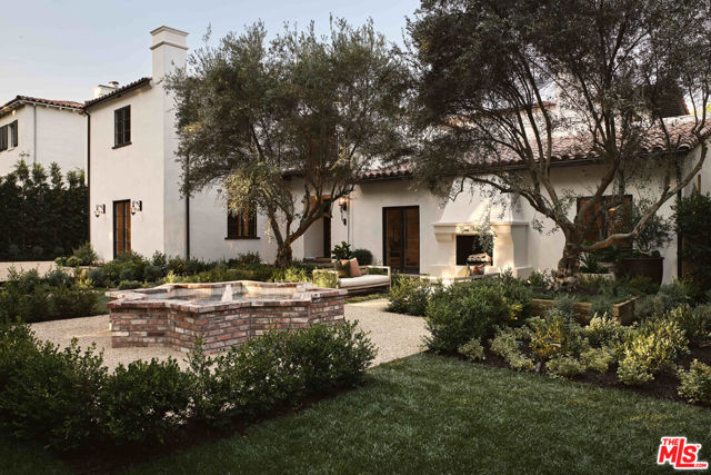 624 N Arden Drive, Beverly Hills CA: https://media.crmls.org/mediaz/59480a94-dbb2-4f39-9b2c-b6b001e5cb46.jpg