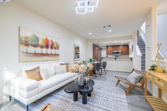 2200 Beech Cir, San Jose CA: https://media.crmls.org/mediaz/59481f29-312e-41fb-9c5f-60de9f0131d9.jpg