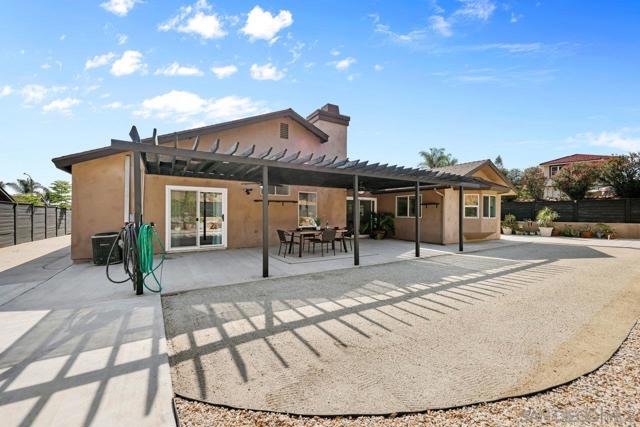 9335 Telkaif St, Lakeside CA: https://media.crmls.org/mediaz/59485844-9383-4b4f-a55a-1493df0d163f.jpg