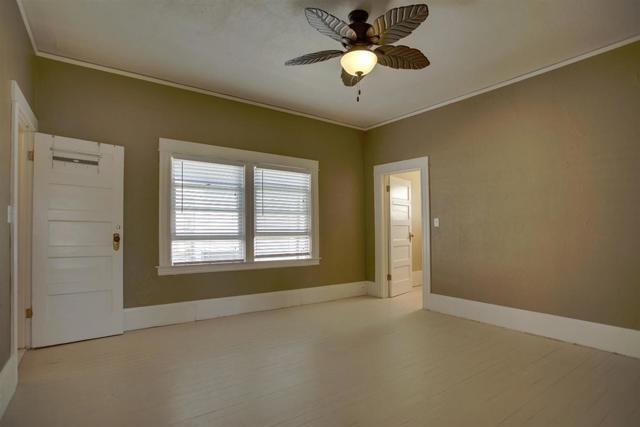 3012 4th Avenue, Sacramento CA: https://media.crmls.org/mediaz/5948ee49-fde9-4a81-b848-b96b2a4d1664.jpg