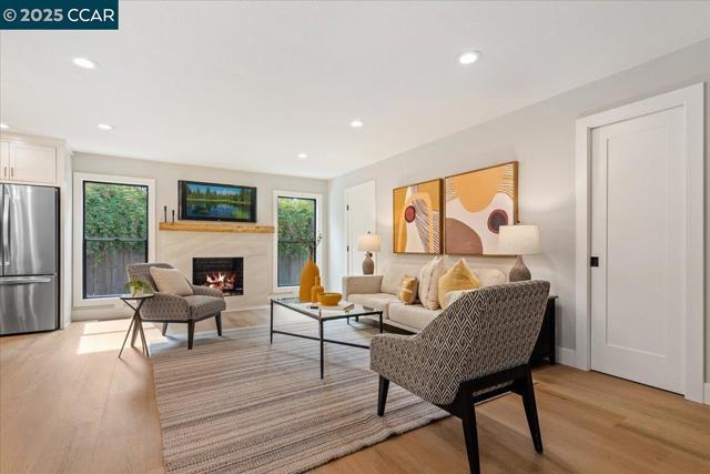 721 Sinnet Ct, Danville CA: https://media.crmls.org/mediaz/59494acc-9c10-4751-b183-0f39c1928355.jpg
