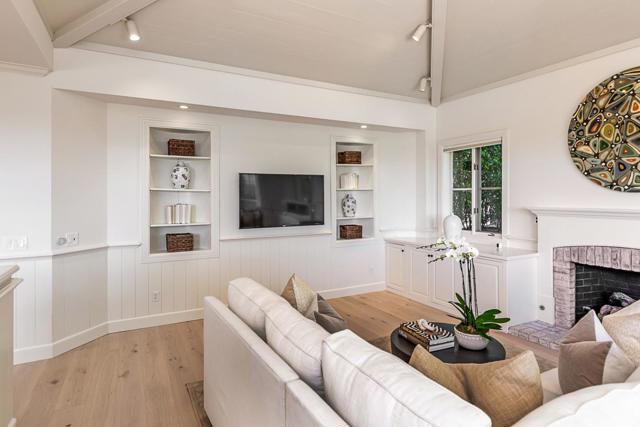 1205 Trinity Drive, Menlo Park CA: https://media.crmls.org/mediaz/594a80eb-0c6b-4b4d-9a46-a8613b961f90.jpg