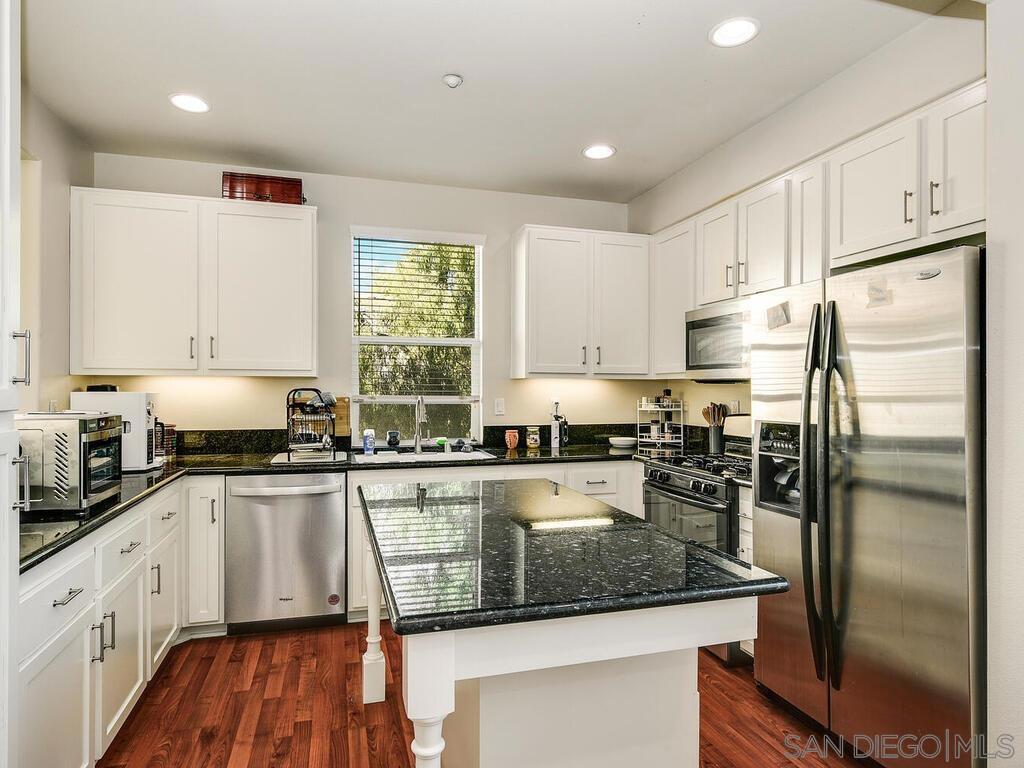 MLS #250039067SD image #9