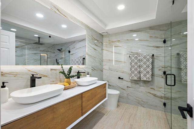 4 Maximo Way, Palm Desert CA: https://media.crmls.org/mediaz/594b5d2a-f88c-4cb0-bf11-fe1a2087bf66.jpg