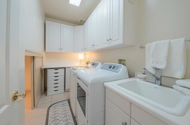 471 El Dorado Street, Monterey CA: https://media.crmls.org/mediaz/594c0bae-d696-4899-b4fb-7f26dd054304.jpg