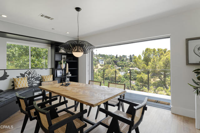 453 Frontenac Avenue, Los Angeles CA: https://media.crmls.org/mediaz/594c6498-7542-4a29-b944-687ed5072a81.jpg