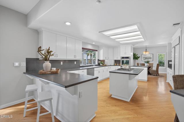 115 Cleveland Court, Ventura CA: https://media.crmls.org/mediaz/594c693e-9353-470a-94bc-3c1034e89a38.jpg