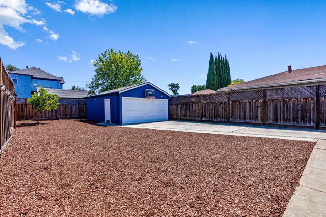 1062 W San Fernando Street, San Jose CA: https://media.crmls.org/mediaz/594cb7e3-a4a8-4f41-9474-9433f8616cef.jpg