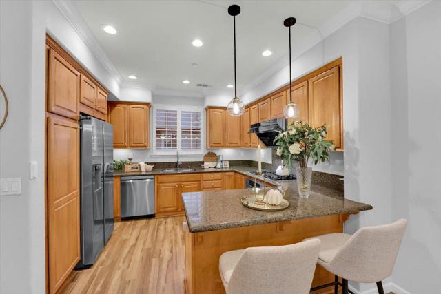 193 Fable Court, Mountain View CA: https://media.crmls.org/mediaz/594d10cf-28ae-4843-9198-b6ff3d0dd97a.jpg
