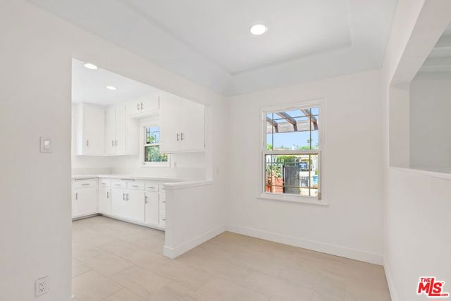 220 S Le Doux Road, Beverly Hills CA: https://media.crmls.org/mediaz/594d8661-e740-411a-83dc-09a9d95e7ad9.jpg