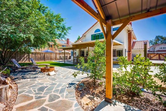 40037 Amberley Cir, Temecula CA: https://media.crmls.org/mediaz/594dac57-cb15-489d-9da0-06aba1edccaf.jpg