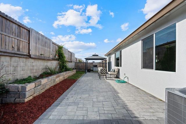 2111 Rosewood Drive, Hollister CA: https://media.crmls.org/mediaz/594debe6-59fc-43c9-b4b7-3960aa25aa42.jpg