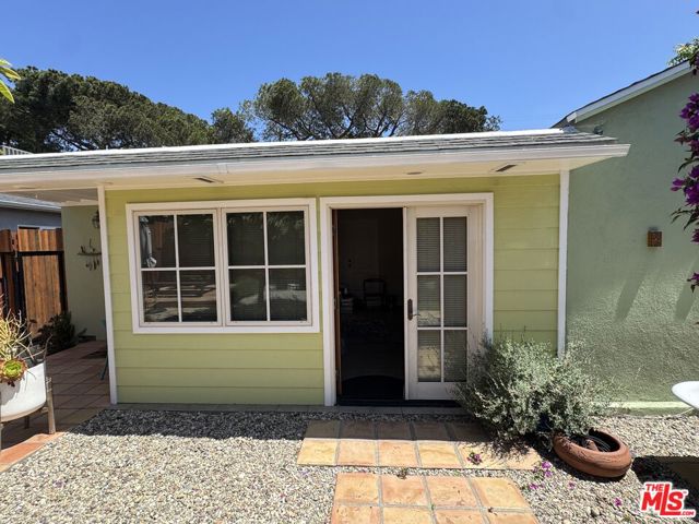 11533 National Boulevard, Los Angeles CA: https://media.crmls.org/mediaz/594e9b66-ca46-4b3f-9967-cf3adc5ad674.jpg