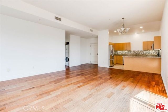 917 S New Hampshire Avenue, Los Angeles CA: https://media.crmls.org/mediaz/594f0f95-33d8-4a73-9a60-83da7067625e.jpg