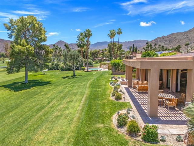 49006 Foxtail Lane, Palm Desert CA: https://media.crmls.org/mediaz/594fb571-4fb5-420c-b87c-0e409adf1783.jpg