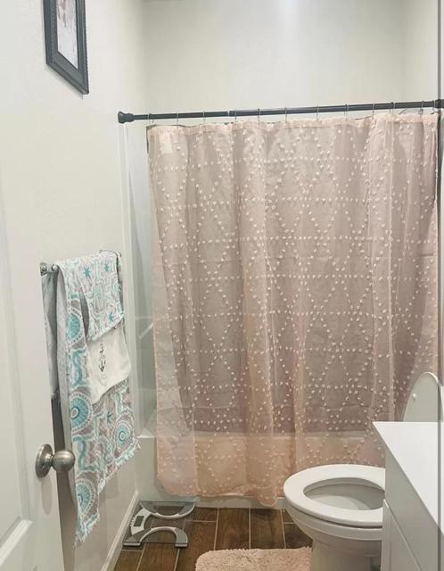 2030 Rosewood Drive, Hollister CA: https://media.crmls.org/mediaz/59500a6a-0823-4a2c-a0e6-d71ee38a514f.jpg