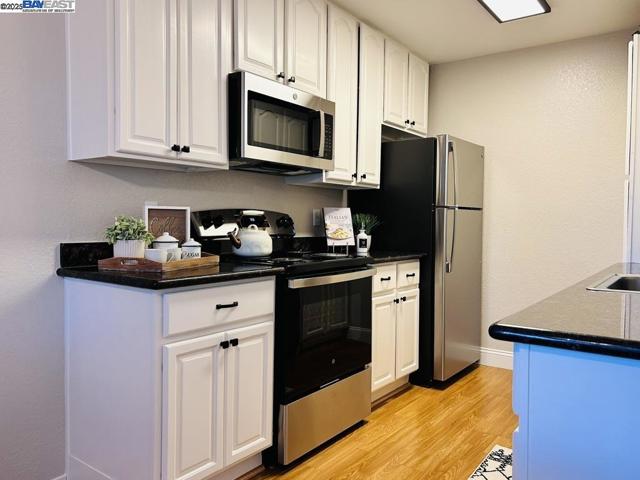 900 Cambridge Dr, Benicia CA: https://media.crmls.org/mediaz/595040cd-cc98-426b-96ad-999a73e6a0c4.jpg