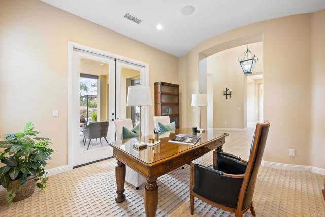 Detail Gallery Image 13 of 61 For 14055 Caminito Vistana, San Diego,  CA 92130 - 4 Beds | 3/1 Baths