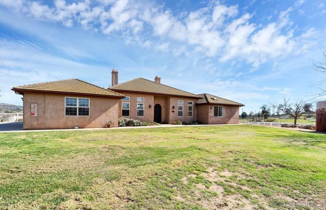 1005 Elm St, Ramona, California 92065, 5 Bedrooms Bedrooms, ,2 BathroomsBathrooms,Single Family Residence,For Sale,Elm St,250020347SD