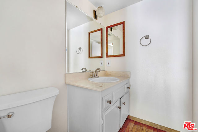 6232 Nita Avenue, Woodland Hills CA: https://media.crmls.org/mediaz/5952d0ef-9013-480e-abaa-0263e4f47f50.jpg