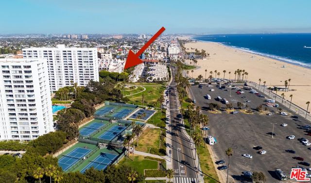 2940 Neilson Way, Santa Monica CA: https://media.crmls.org/mediaz/5952d8a1-ed32-48d6-9f0b-3cfc22456df6.jpg