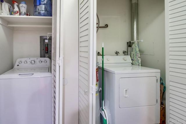 168 S Pierce Street, El Cajon CA: https://media.crmls.org/mediaz/595335b3-dfb0-4e5f-a836-f0c5b98193ac.jpg