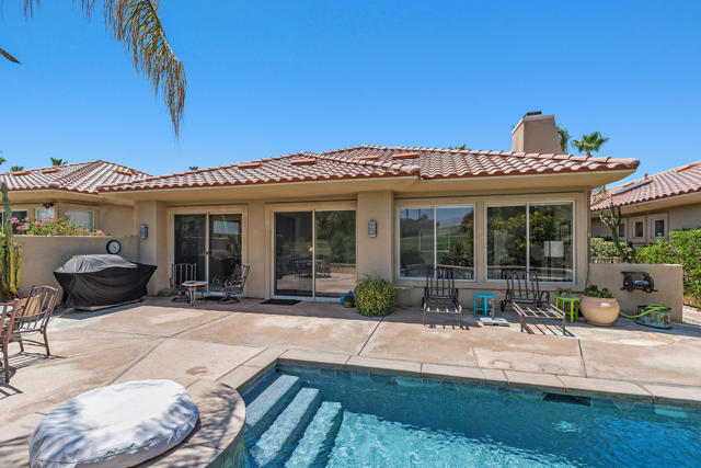 99 Kavenish Drive, Rancho Mirage CA: https://media.crmls.org/mediaz/595386b5-bc23-497a-8794-c33039a0c08b.jpg