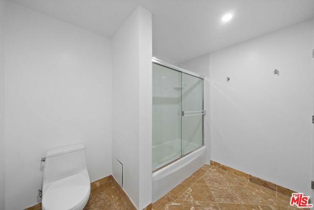 2160 Century Park East, Los Angeles CA: https://media.crmls.org/mediaz/595397d5-4ef1-4e1a-8711-b57240473a44.jpg