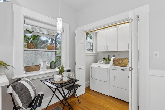 3206 Garfield Ave, Alameda CA: https://media.crmls.org/mediaz/5953e86d-5aeb-4eec-aaa9-2e8033bee7cb.jpg