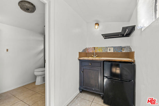 6841 Haywood Street, Tujunga CA: https://media.crmls.org/mediaz/595452ec-2a9d-4784-b036-594e7d2d1bd3.jpg