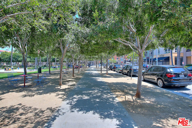 13020 Pacific, Playa Vista CA: https://media.crmls.org/mediaz/59548ccf-c901-4cbb-9f35-d89c7a68c919.jpg