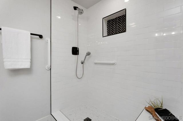 3630 Vista Campana S 6, Oceanside CA: https://media.crmls.org/mediaz/59548ece-b708-4556-be9e-e24751d7bfc3.jpg