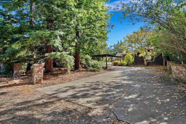 2339 Tice Valley Blvd, Walnut Creek CA: https://media.crmls.org/mediaz/59549d7f-d138-4f79-a743-f5e396c37e97.jpg