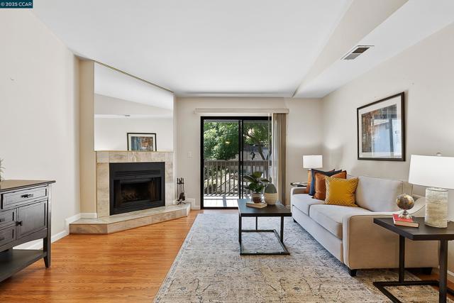 1383 Hull Ln, Martinez CA: https://media.crmls.org/mediaz/5954c103-c068-4e66-ae59-6dfd1475d541.jpg