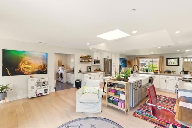 301 25th Avenue, Santa Cruz CA: https://media.crmls.org/mediaz/59557266-c310-4447-9250-618785fdaa4a.jpg