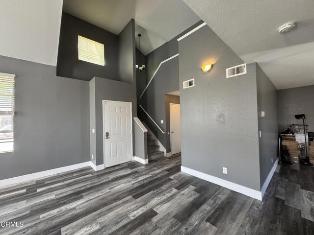 Detail Gallery Image 5 of 25 For 40148 La Cota Dr, Palmdale,  CA 93550 - 3 Beds | 2/1 Baths