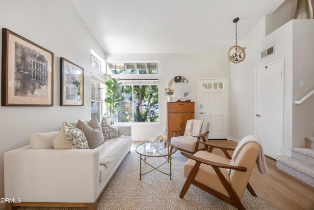27220 Waterford Drive, Valencia CA: https://media.crmls.org/mediaz/5956a346-5df1-40fd-a6aa-aeea5b5aa0b6.jpg